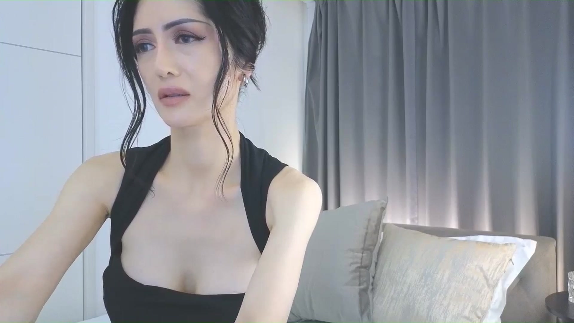 Gallery image thumbnail from Eleah's myfreecams stream on, 09/14/2025, 10:57 image 10 of 20