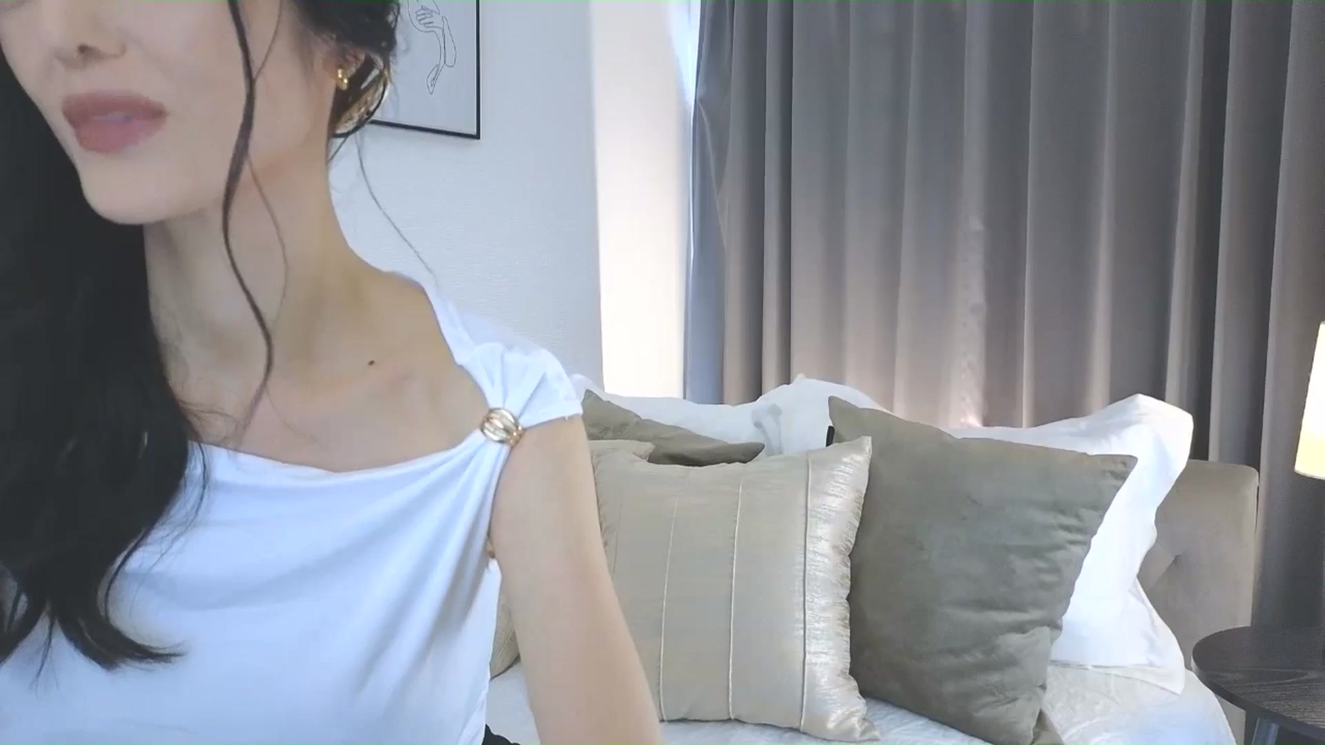 Gallery image thumbnail from Eleah's myfreecams stream on, 09/28/2025, 01:54 image 7 of 20