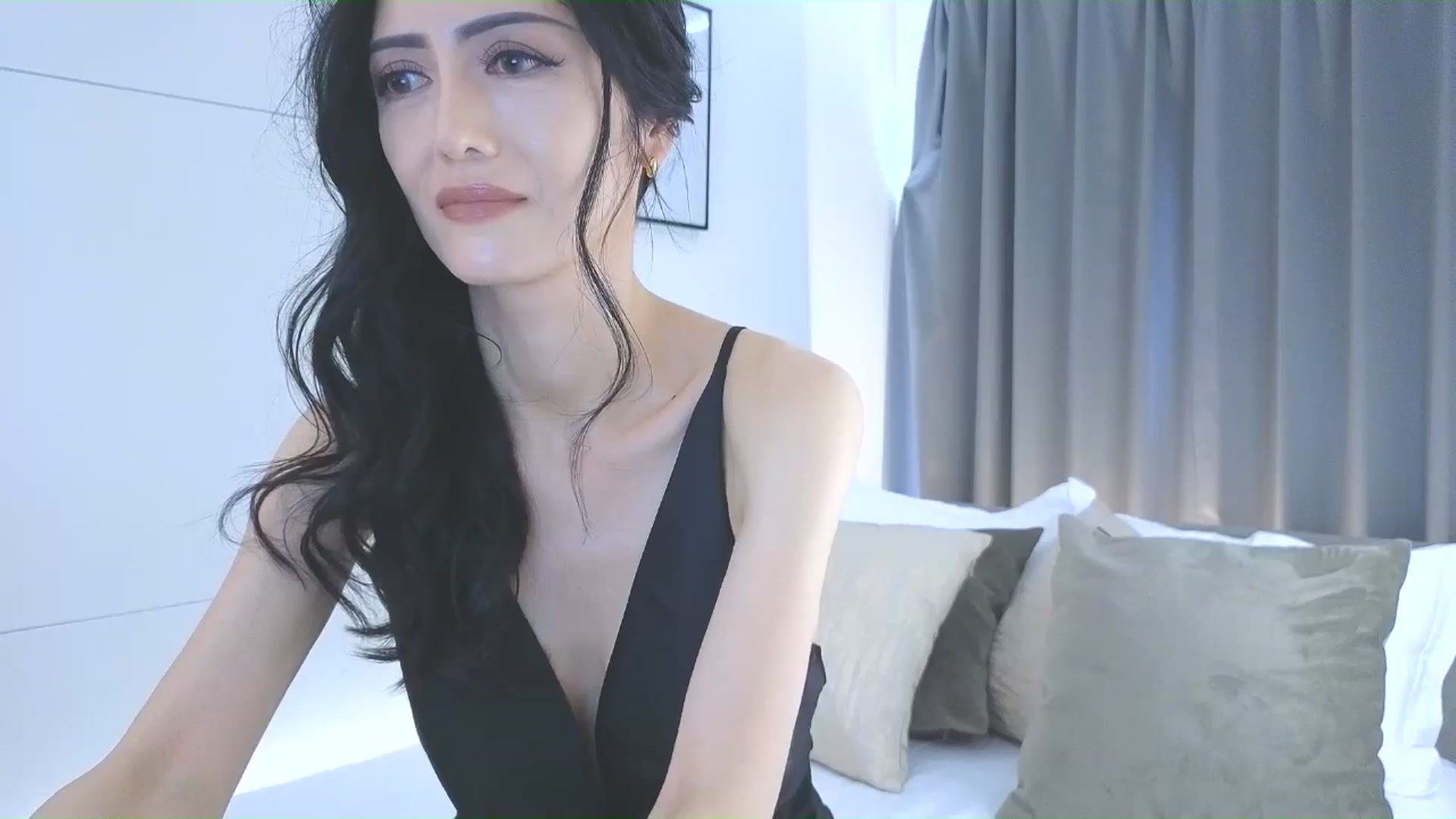 Gallery image thumbnail from Eleah's myfreecams stream on, 10/23/2025, 02:11 image 3 of 20