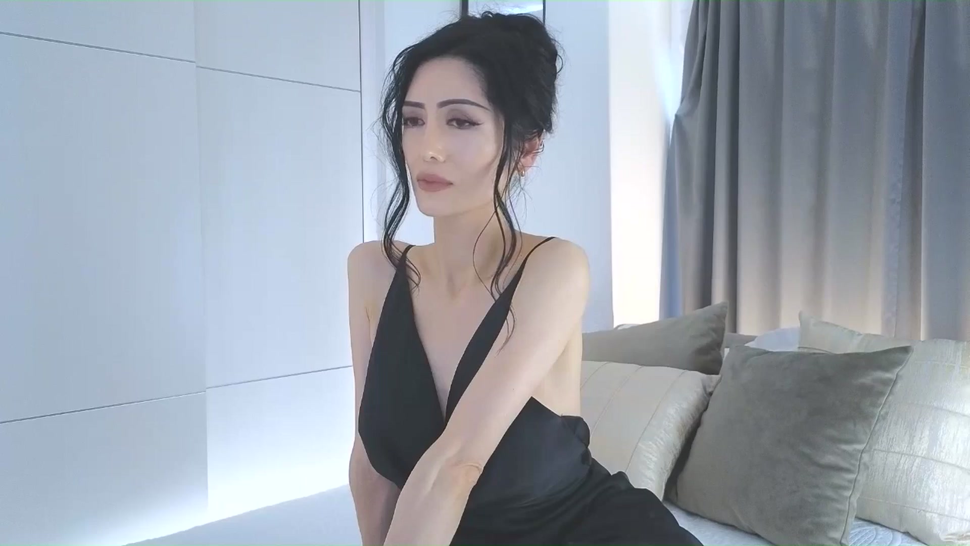 Gallery image thumbnail from Eleah's myfreecams stream on, 10/30/2025, 02:56 image 12 of 20