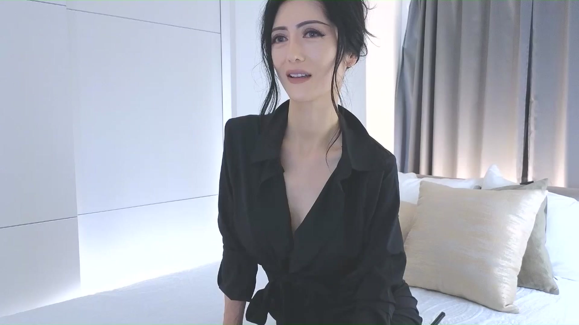 Gallery image thumbnail from Eleah's myfreecams stream on, 11/09/2025, 01:37 image 17 of 20