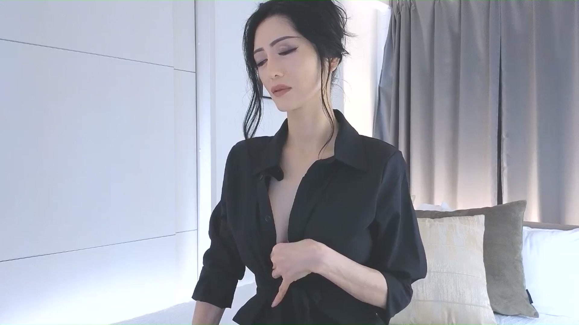 Gallery image thumbnail from Eleah's myfreecams stream on, 11/09/2025, 08:03 image 7 of 20
