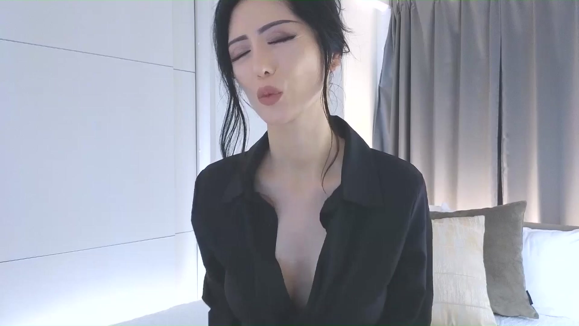 Gallery image thumbnail from Eleah's myfreecams stream on, 11/09/2025, 08:03 image 16 of 20