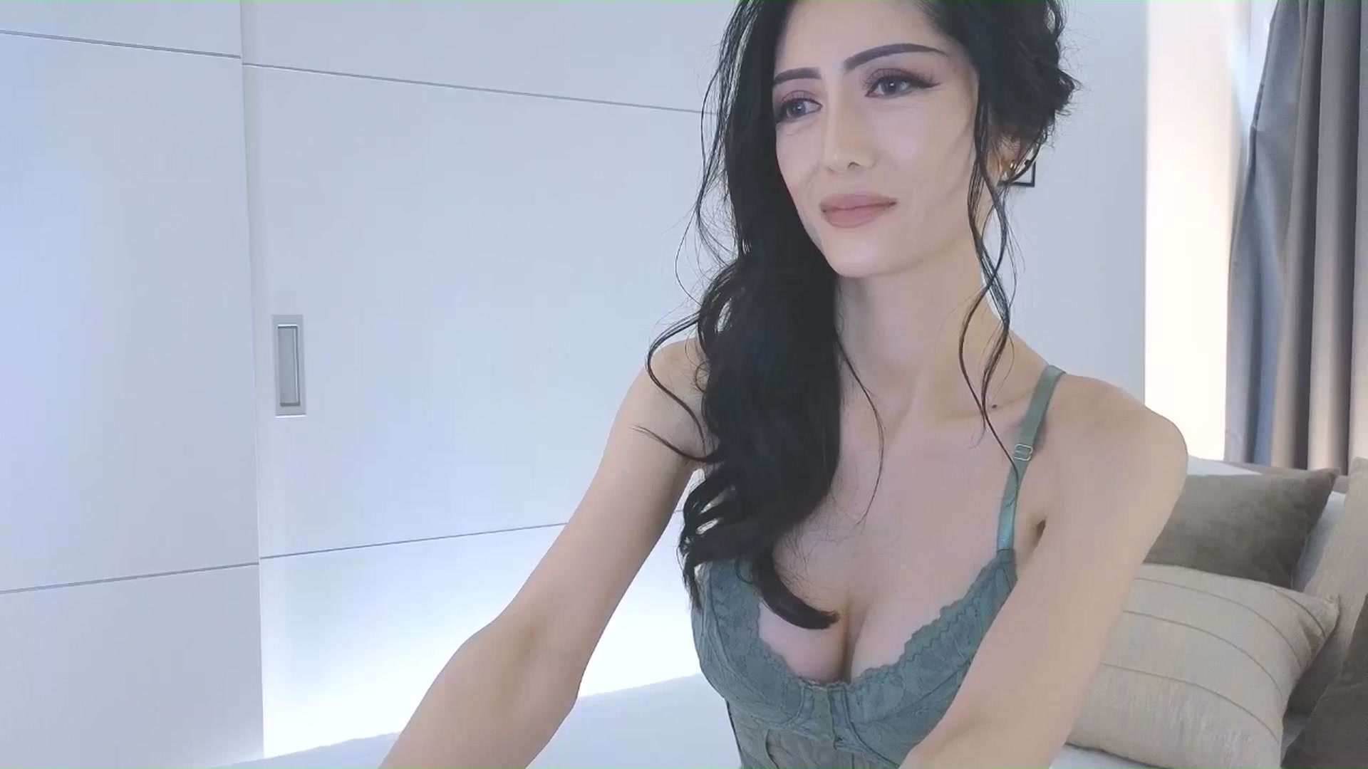 Gallery image thumbnail from Eleah's myfreecams stream on, 11/15/2025, 01:09 image 8 of 20