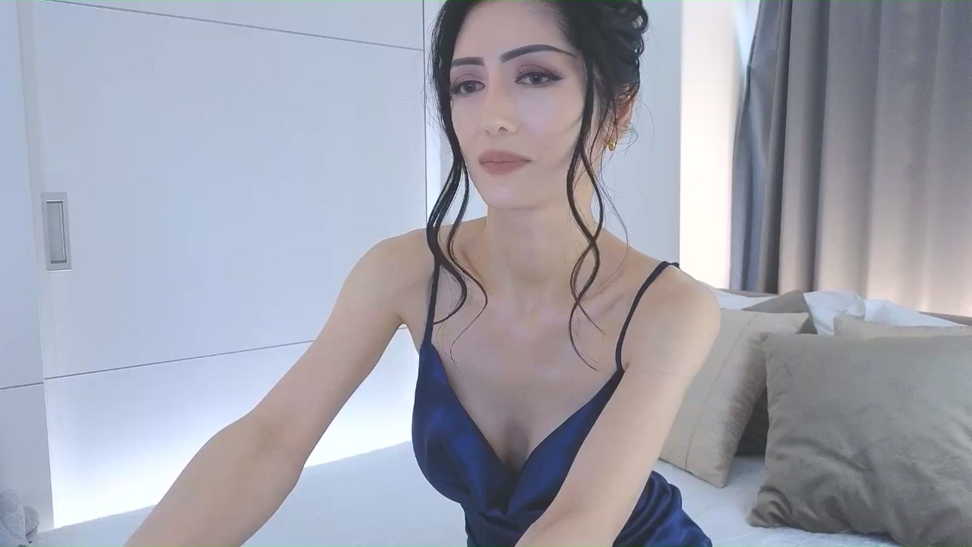 Gallery image thumbnail from Eleah's myfreecams stream on, 11/16/2025, 24:10 image 18 of 20