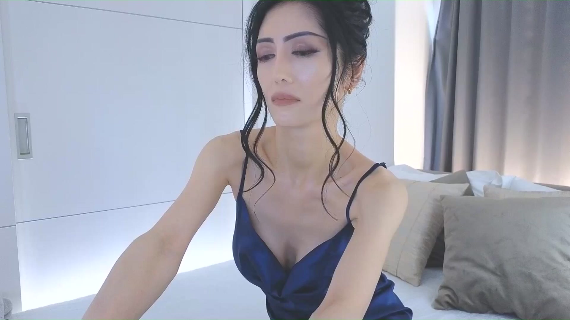 Gallery image thumbnail from Eleah's myfreecams stream on, 11/16/2025, 24:10 image 4 of 20