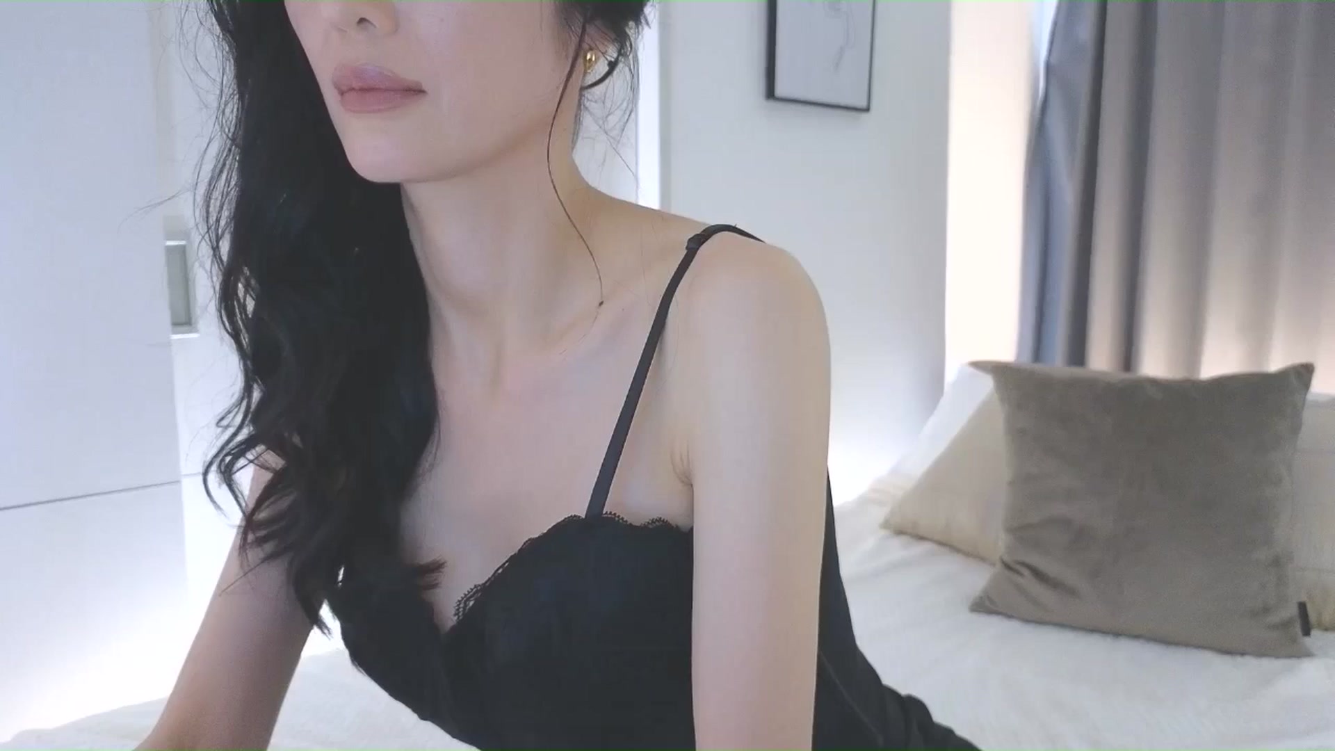 Gallery image thumbnail from Eleah's myfreecams stream on, 11/20/2025, 04:12 image 1 of 20