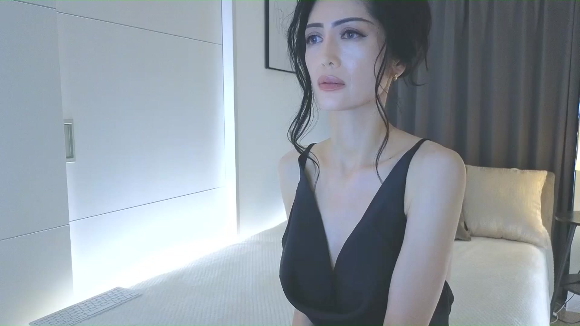 Gallery image thumbnail from Eleah's myfreecams stream on, 11/23/2025, 04:06 image 4 of 20