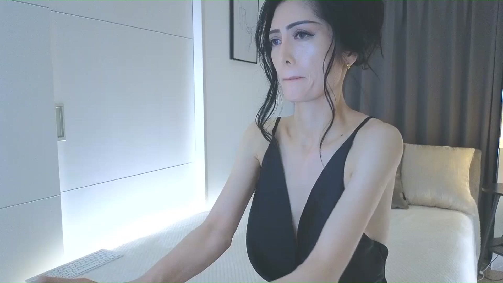 Gallery image thumbnail from Eleah's myfreecams stream on, 11/23/2025, 04:06 image 16 of 20