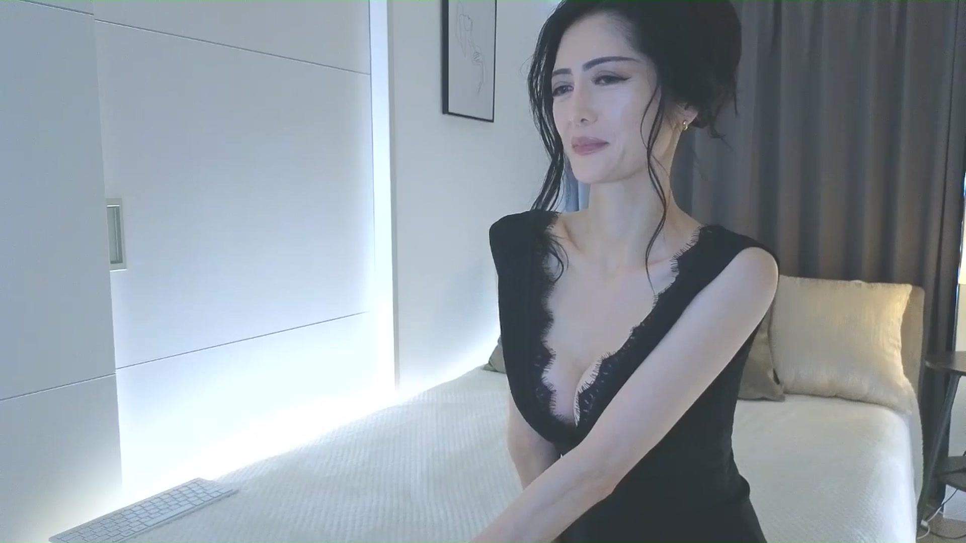 Gallery image thumbnail from Eleah's myfreecams stream on, 11/23/2025, 04:06 image 2 of 20