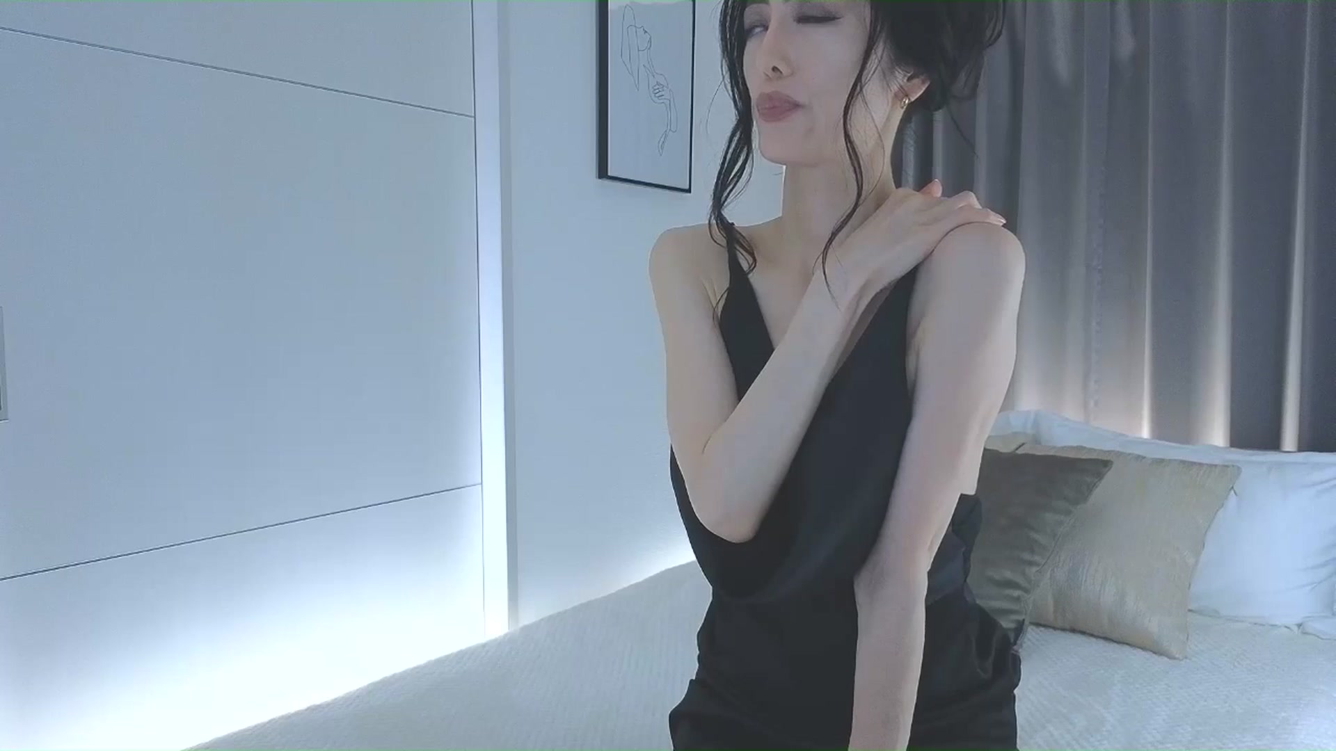 Gallery image thumbnail from Eleah's myfreecams stream on, 11/23/2025, 09:07 image 16 of 20