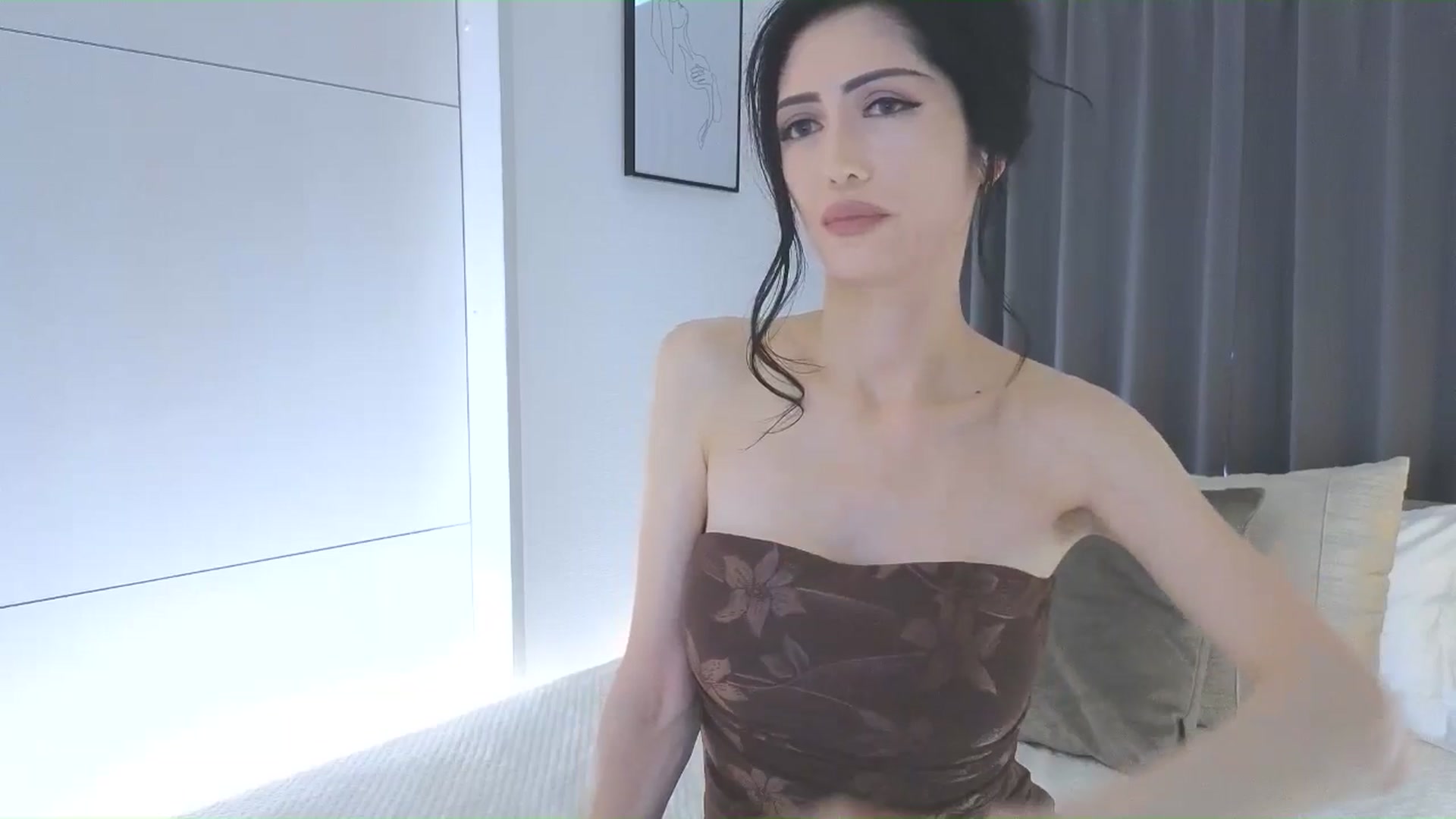 Gallery image thumbnail from Eleah's myfreecams stream on, 12/04/2025, 07:13 image 8 of 20