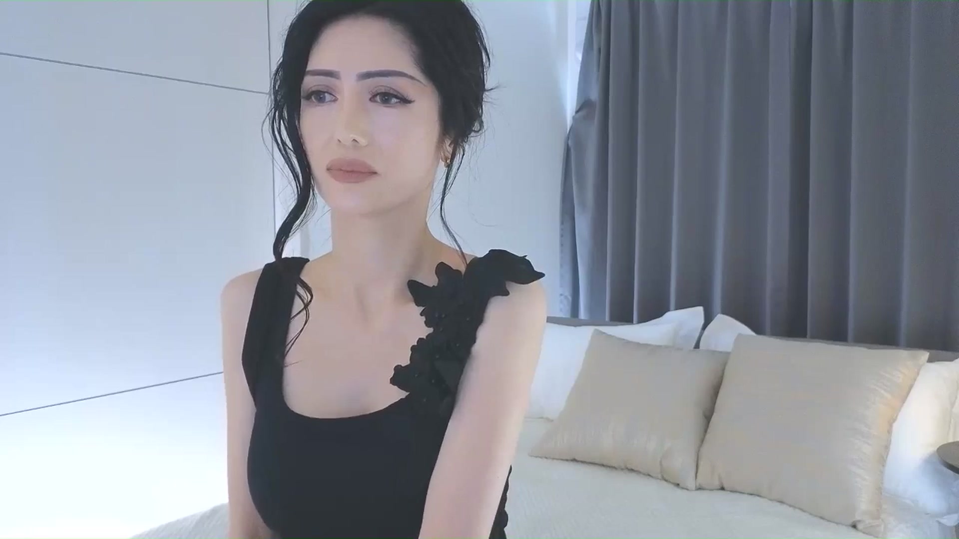 Gallery image thumbnail from Eleah's myfreecams stream on, 12/07/2025, 03:09 image 13 of 20