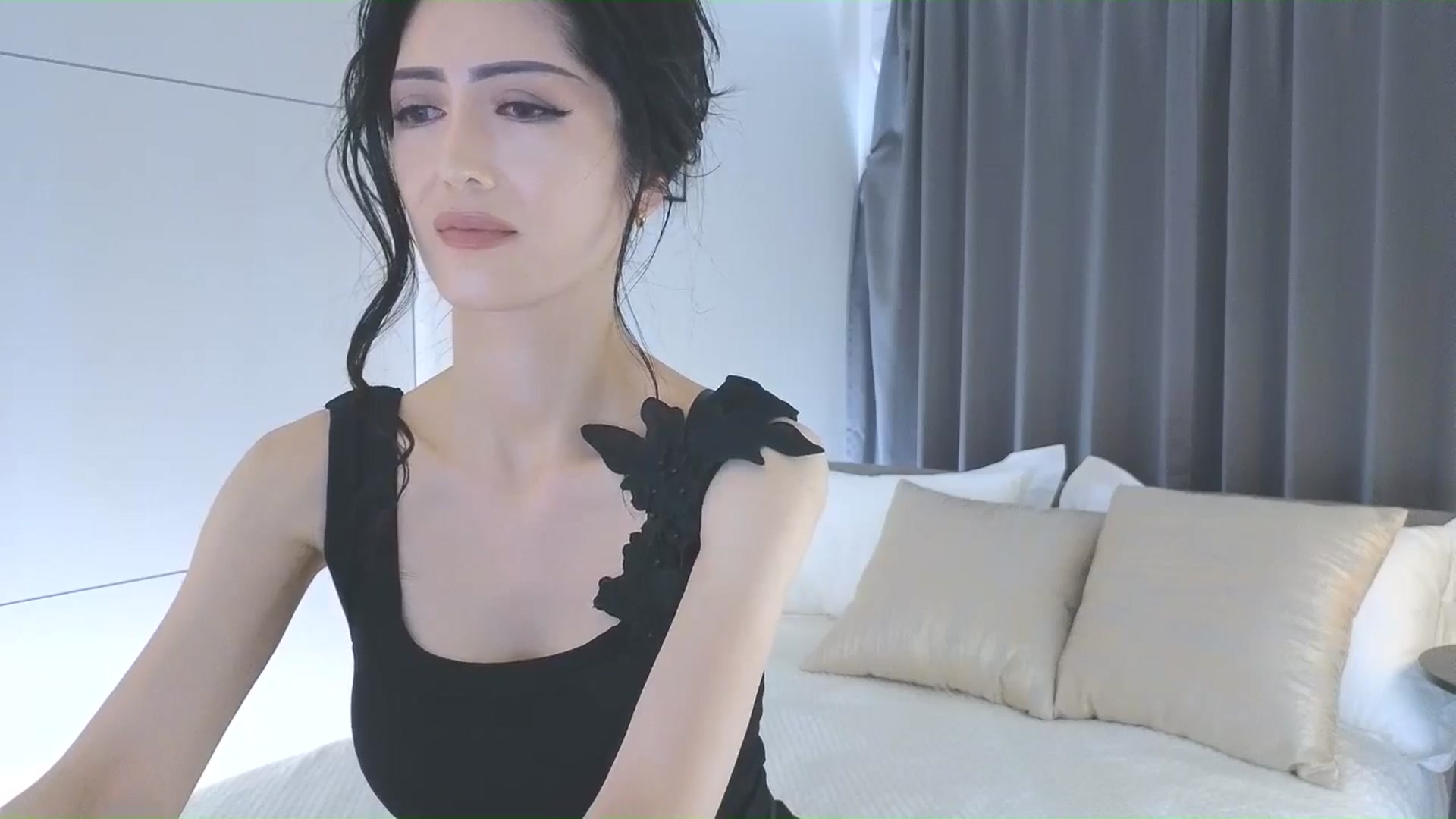 Gallery image thumbnail from Eleah's myfreecams stream on, 12/07/2025, 03:09 image 18 of 20