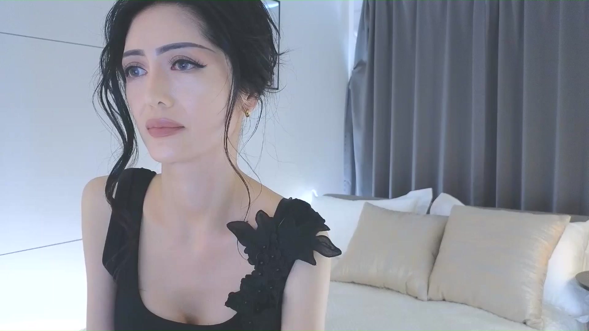 Gallery image thumbnail from Eleah's myfreecams stream on, 12/07/2025, 03:09 image 10 of 20