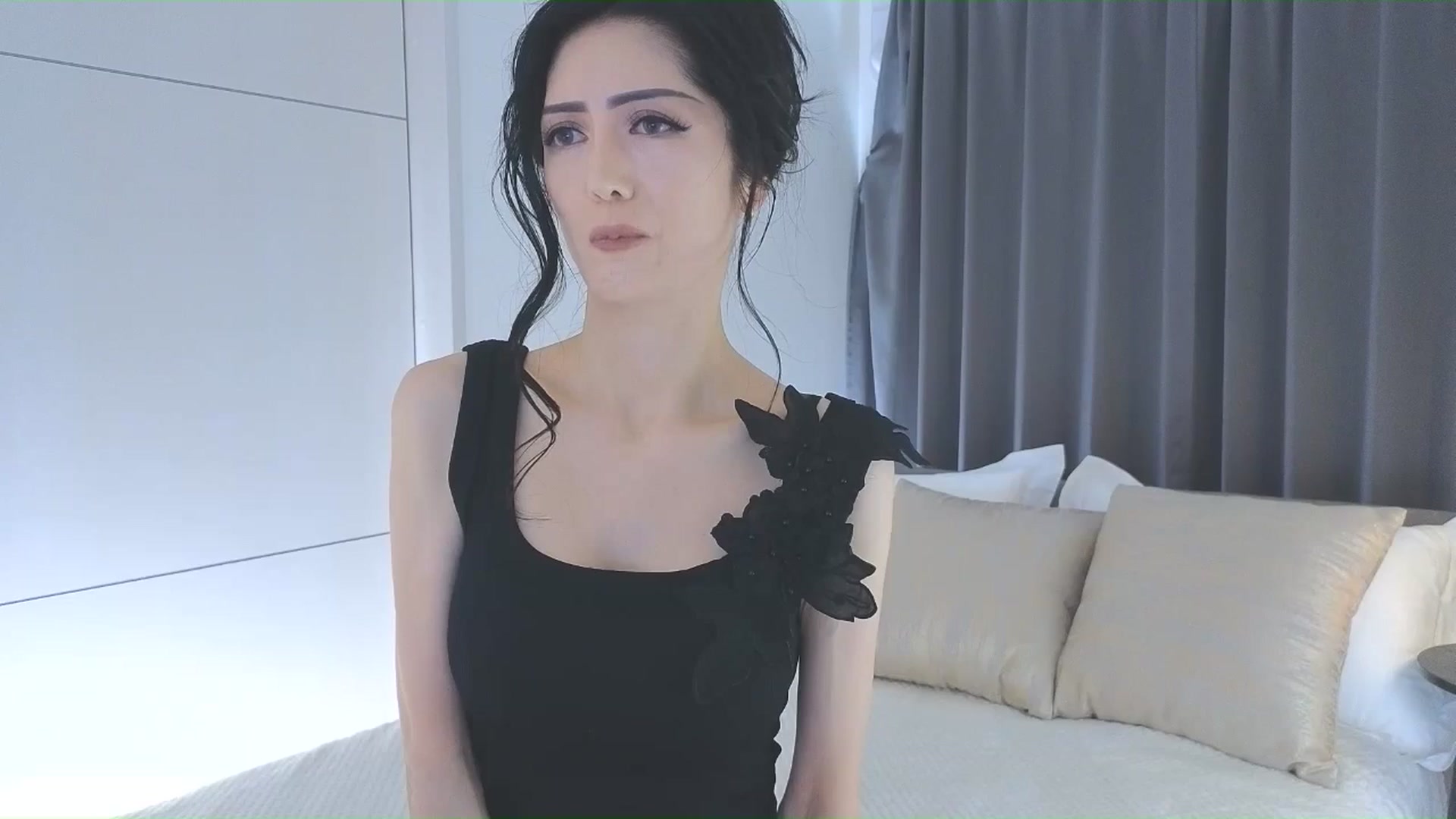 Gallery image thumbnail from Eleah's myfreecams stream on, 12/07/2025, 03:09 image 16 of 20