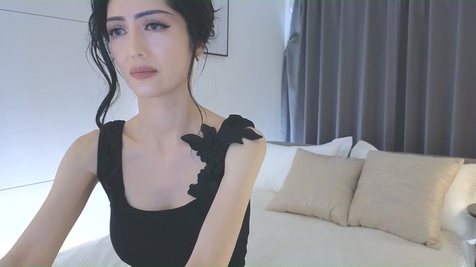 Gallery image thumbnail from Eleah's myfreecams stream on, 12/07/2025, 03:09 image 9 of 20