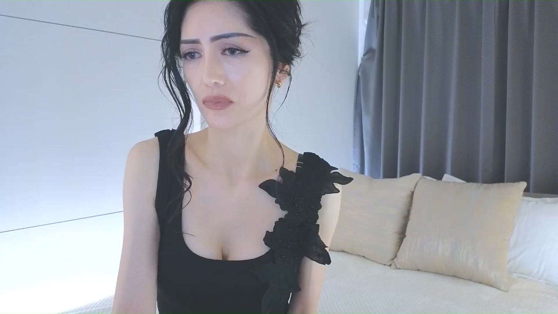 Gallery image thumbnail from Eleah's myfreecams stream on, 12/07/2025, 09:02 image 8 of 20