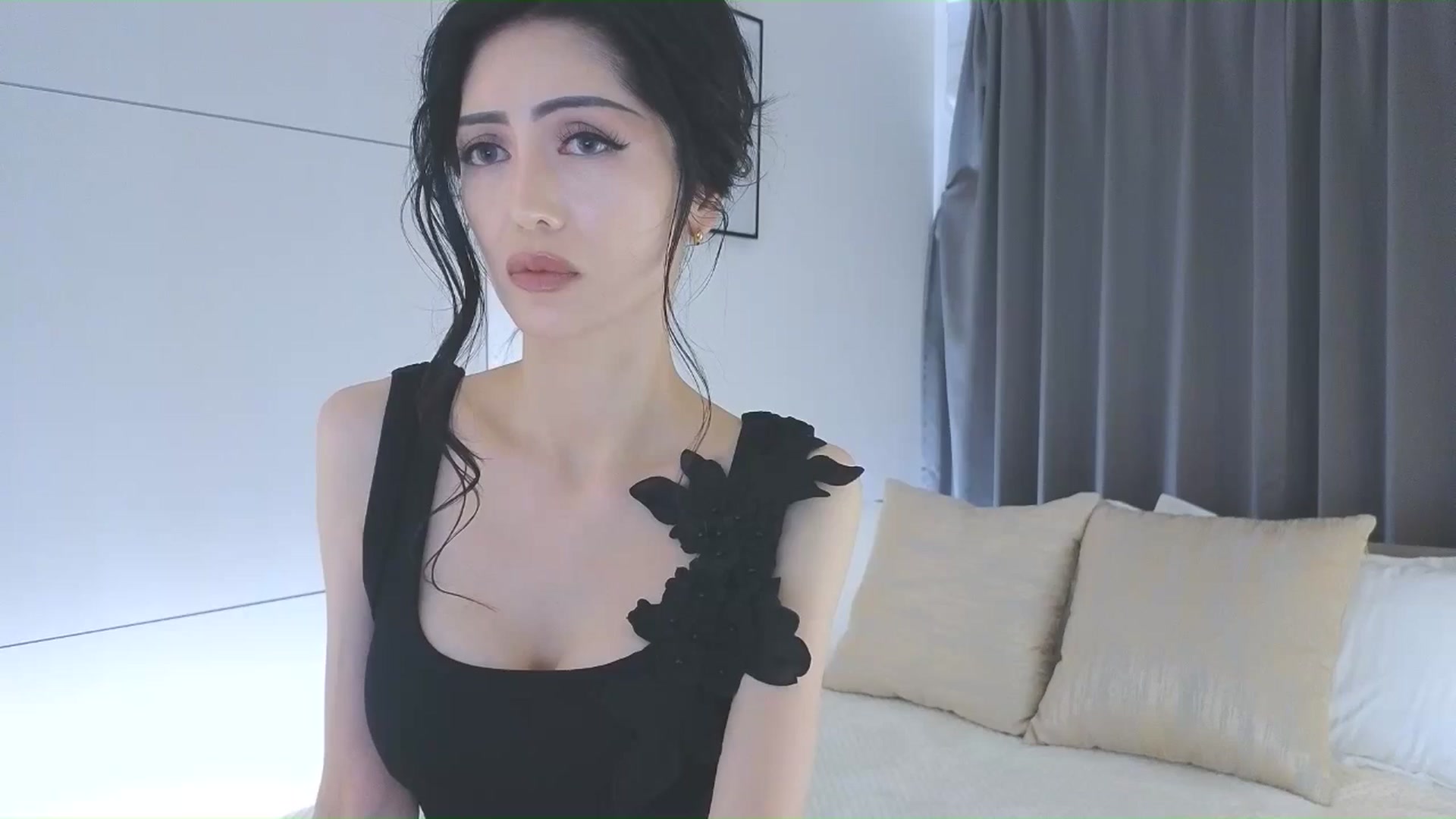 Gallery image thumbnail from Eleah's myfreecams stream on, 12/07/2025, 09:02 image 1 of 20