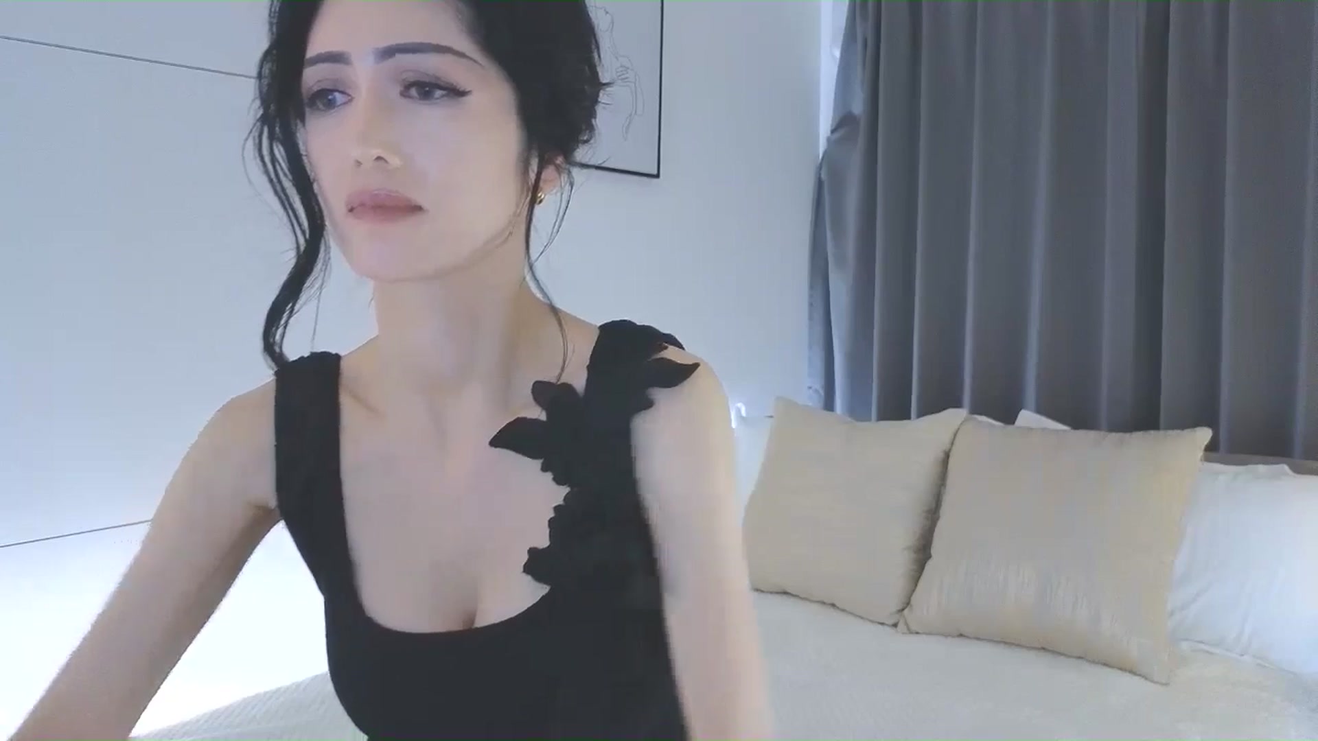 Gallery image thumbnail from Eleah's myfreecams stream on, 12/07/2025, 09:02 image 16 of 20