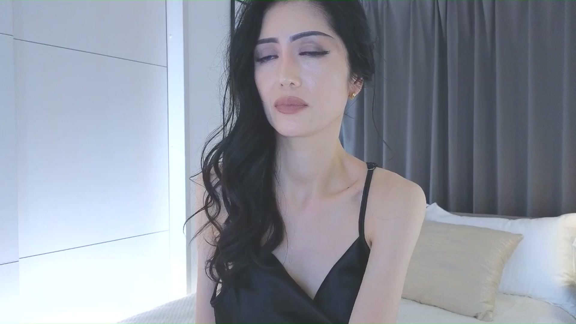 Gallery image thumbnail from Eleah's myfreecams stream on, 12/11/2025, 07:00 image 12 of 20