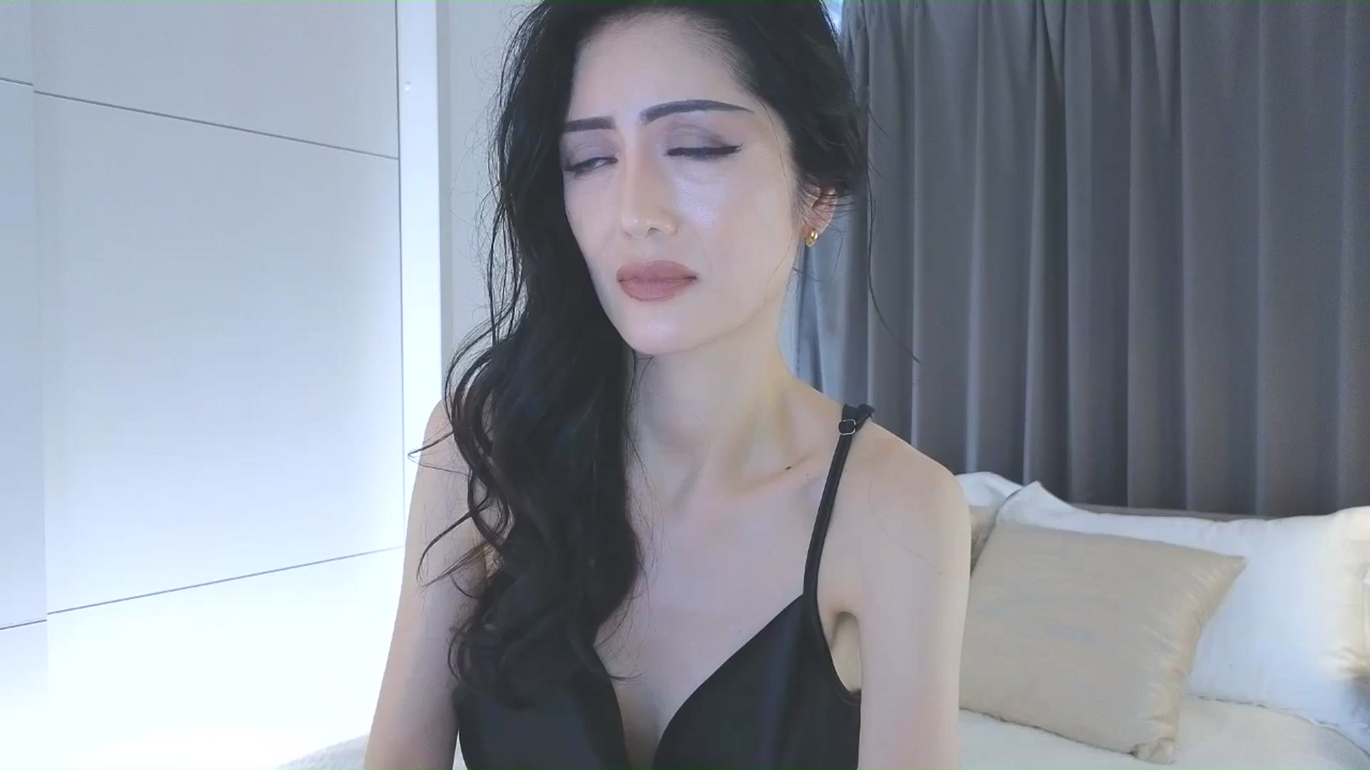 Gallery image thumbnail from Eleah's myfreecams stream on, 12/11/2025, 07:00 image 1 of 20
