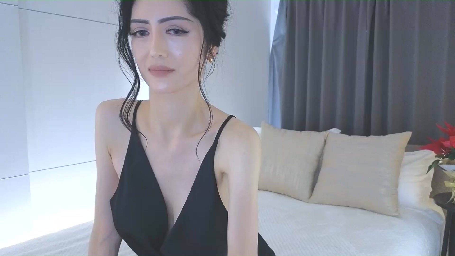 Gallery image thumbnail from Eleah's myfreecams stream on, 12/21/2025, 05:19 image 7 of 20