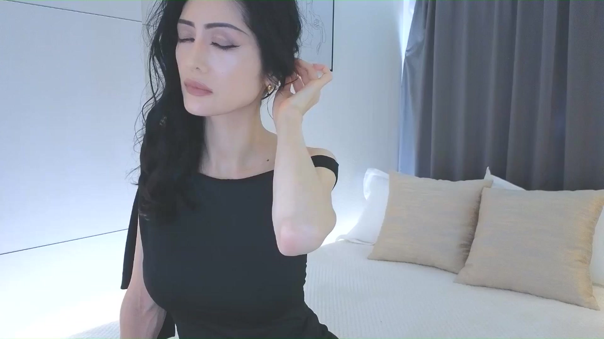 Gallery image thumbnail from Eleah's myfreecams stream on, 12/29/2025, 01:48 image 18 of 20