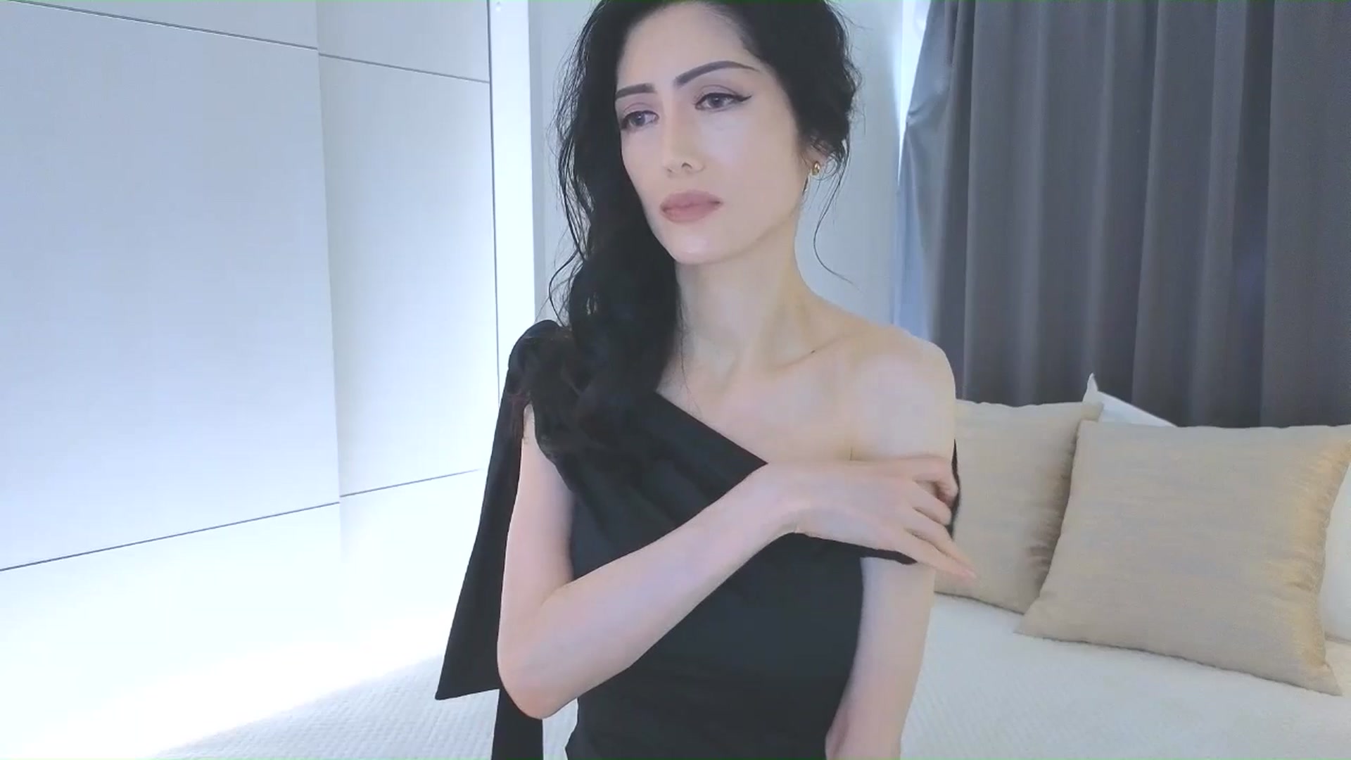 Gallery image thumbnail from Eleah's myfreecams stream on, 12/29/2025, 01:48 image 19 of 20