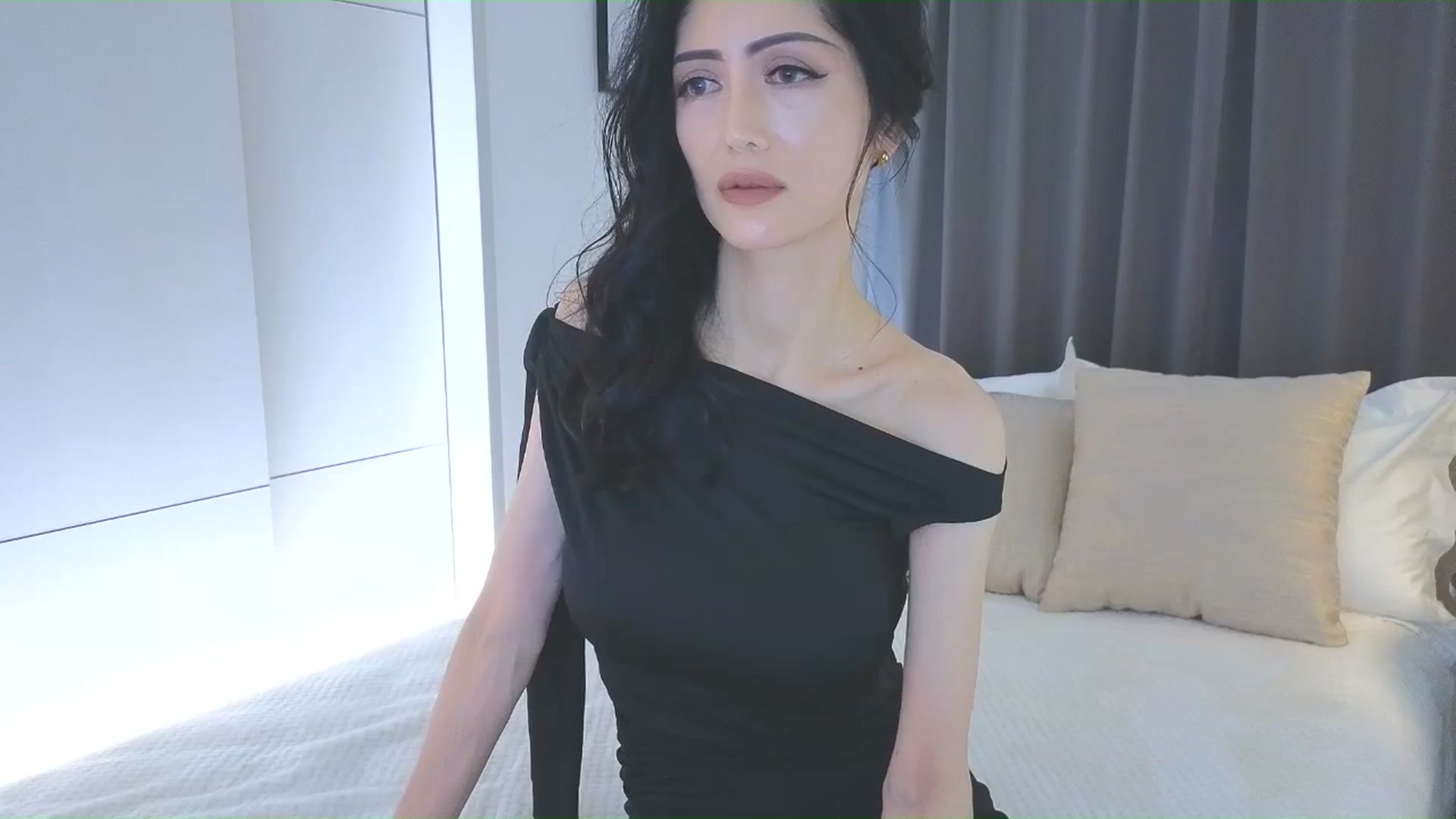 Gallery image thumbnail from Eleah's myfreecams stream on, 12/29/2025, 04:13 image 15 of 20