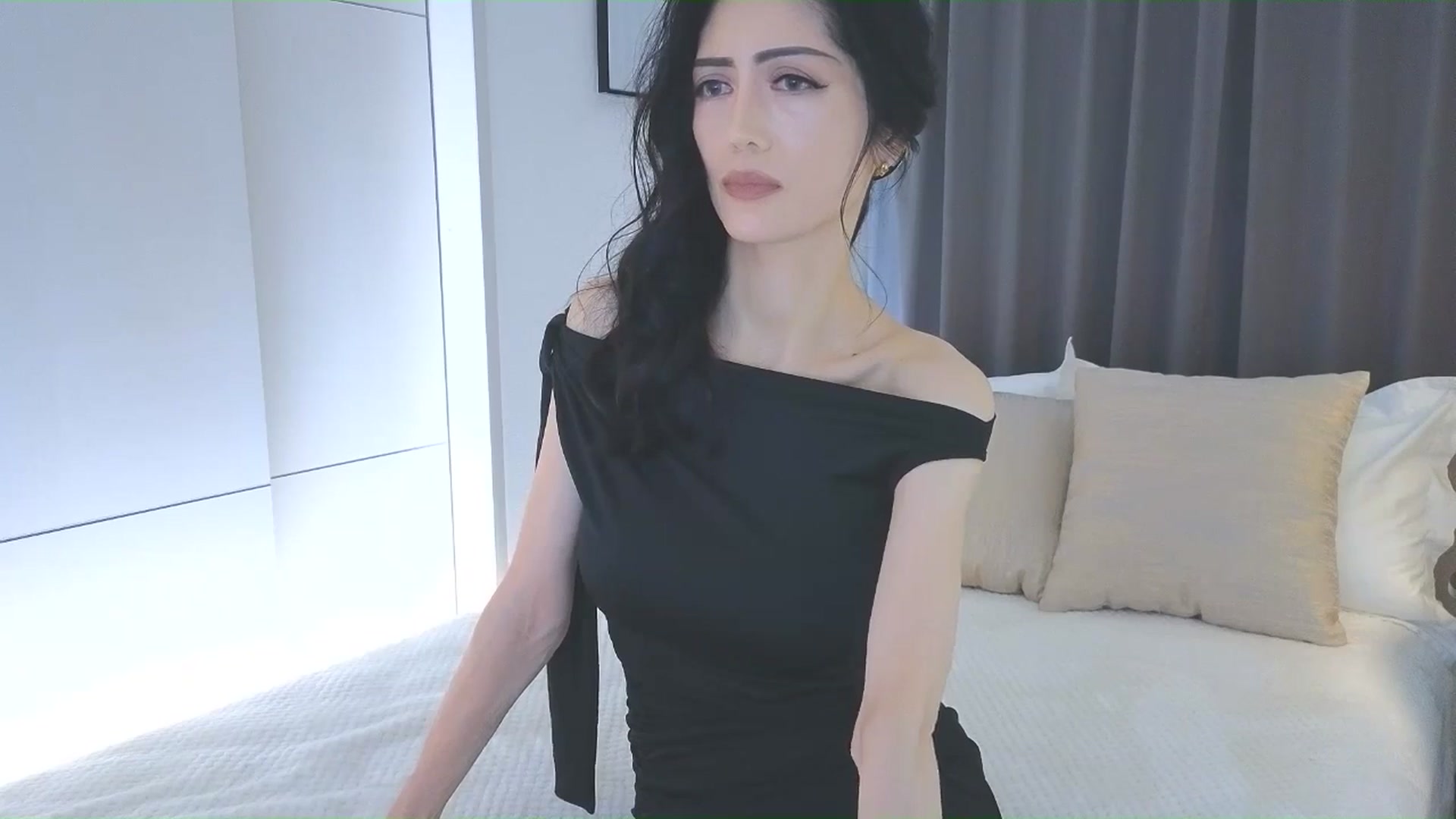 Gallery image thumbnail from Eleah's myfreecams stream on, 12/29/2025, 04:13 image 13 of 20