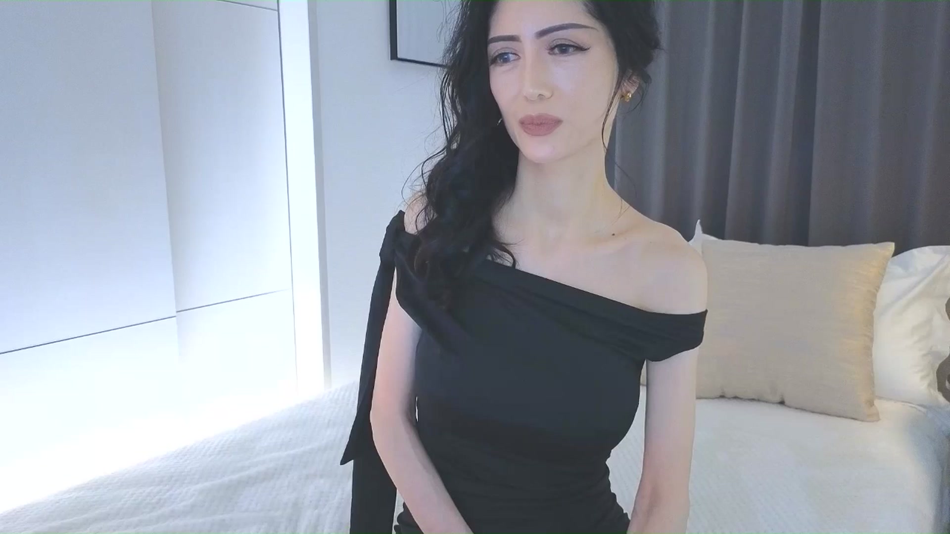 Gallery image thumbnail from Eleah's myfreecams stream on, 12/29/2025, 04:13 image 16 of 20