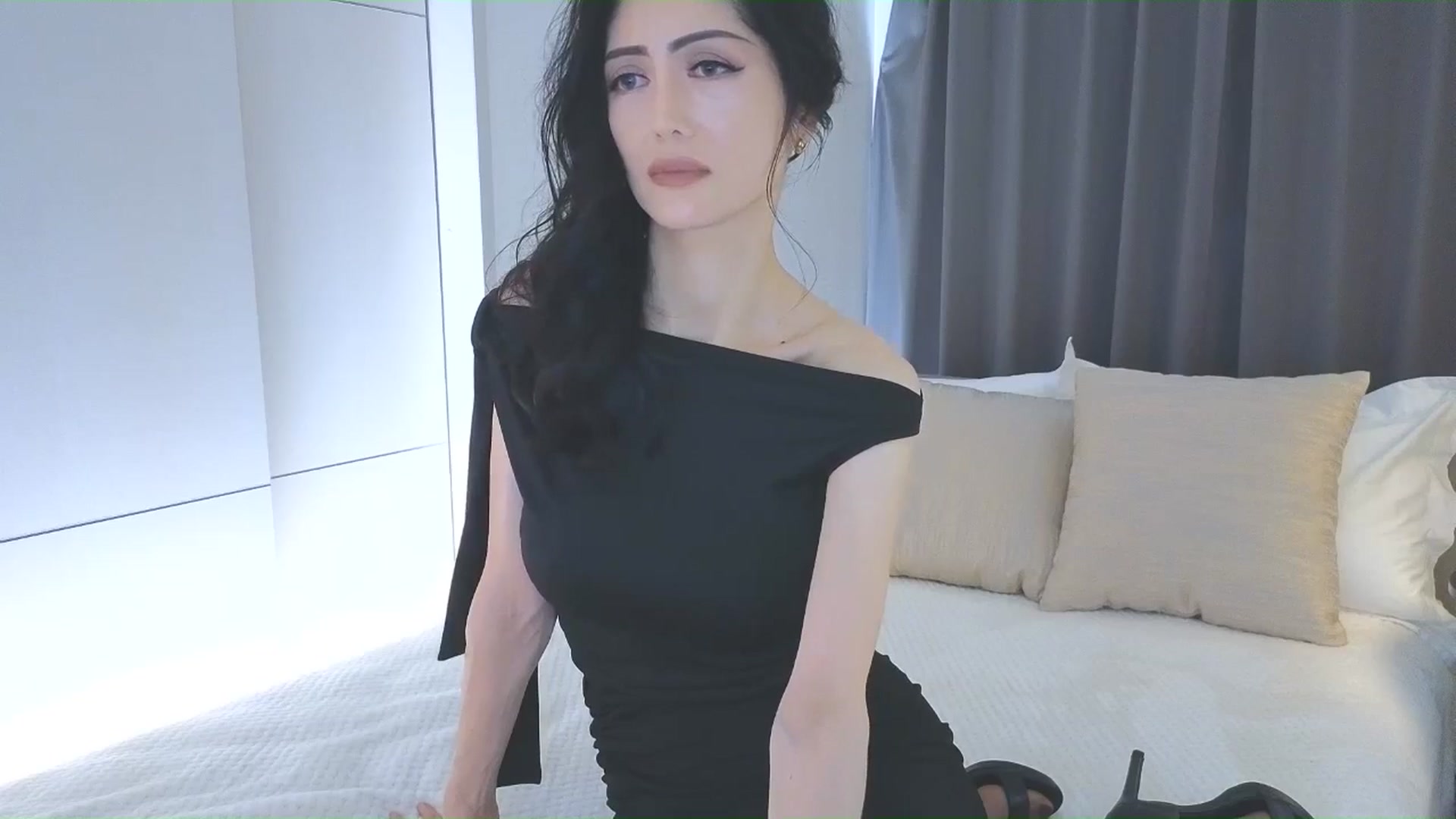 Gallery image thumbnail from Eleah's myfreecams stream on, 12/29/2025, 04:13 image 7 of 20
