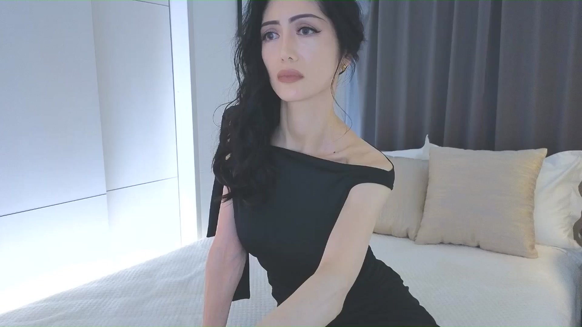 Gallery image thumbnail from Eleah's myfreecams stream on, 12/29/2025, 04:13 image 3 of 20