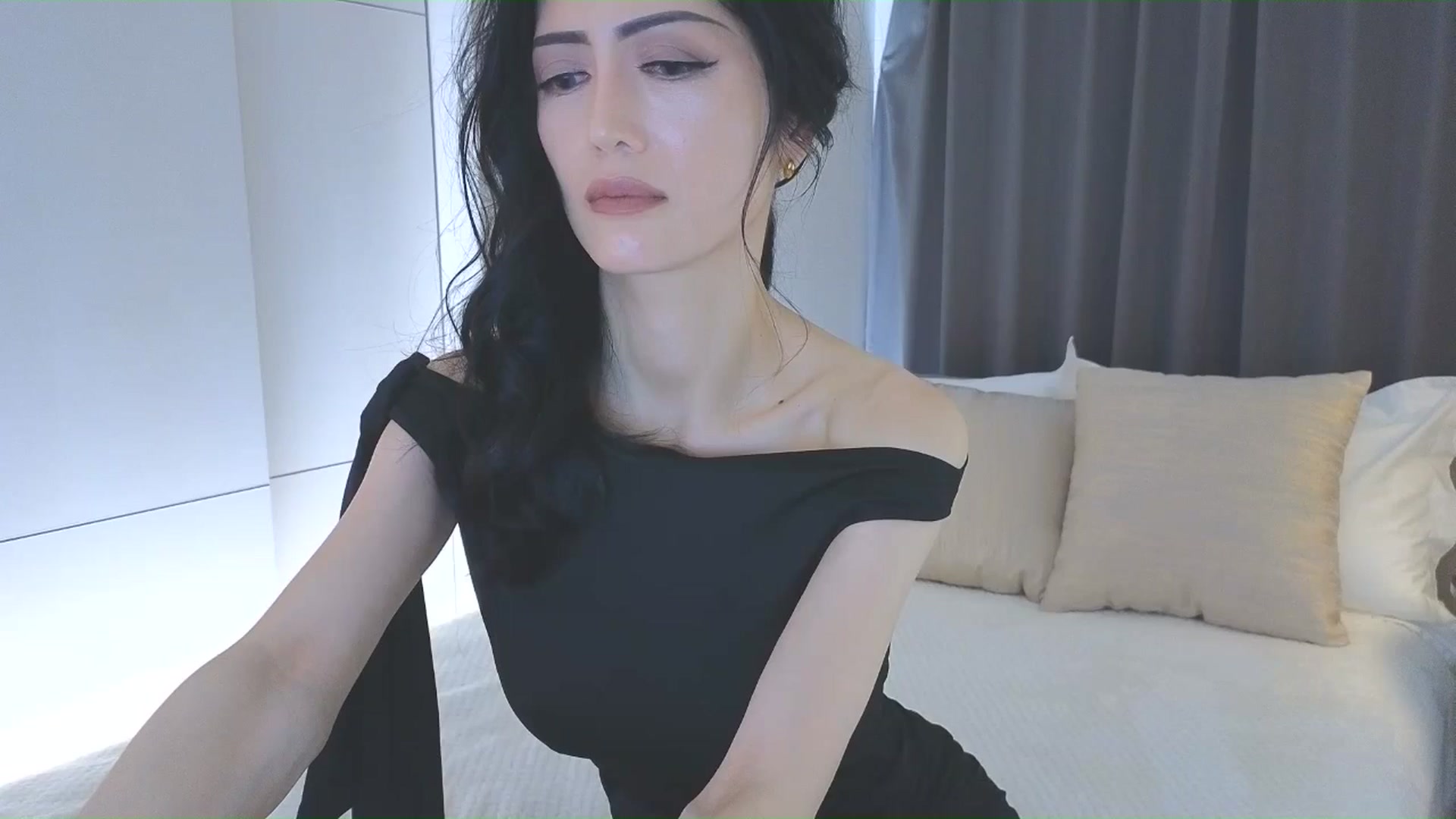Gallery image thumbnail from Eleah's myfreecams stream on, 12/29/2025, 04:13 image 19 of 20