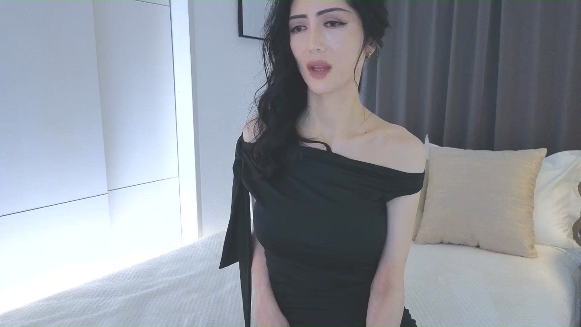Gallery image thumbnail from Eleah's myfreecams stream on, 12/29/2025, 04:13 image 18 of 20