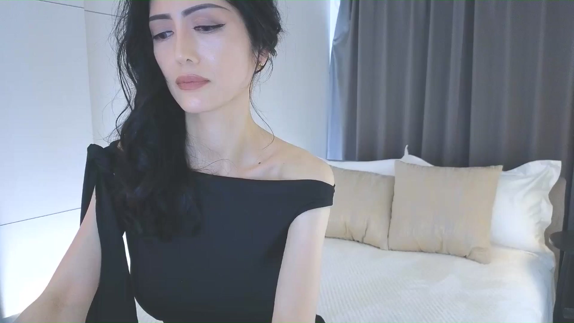 Gallery image thumbnail from Eleah's myfreecams stream on, 12/29/2025, 06:08 image 17 of 20