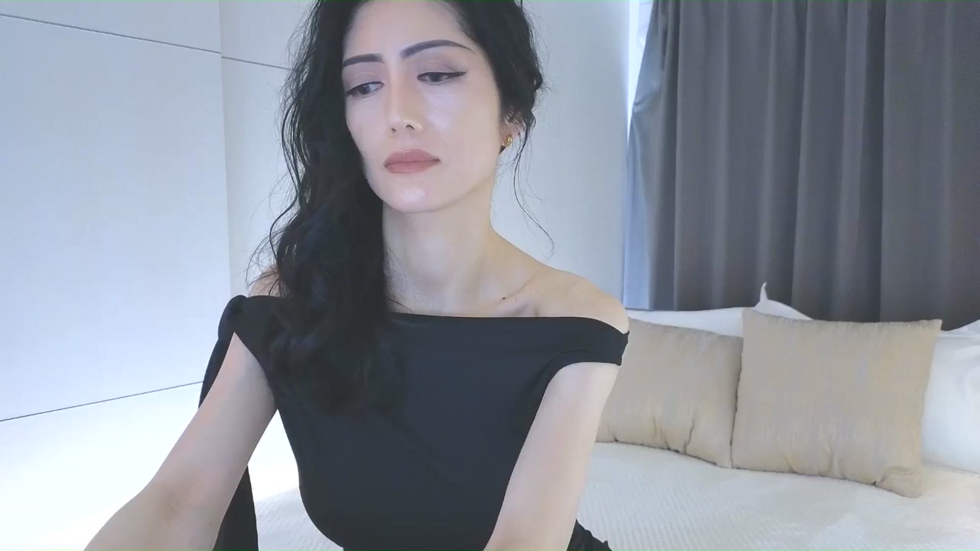 Gallery image thumbnail from Eleah's myfreecams stream on, 12/29/2025, 06:08 image 7 of 20