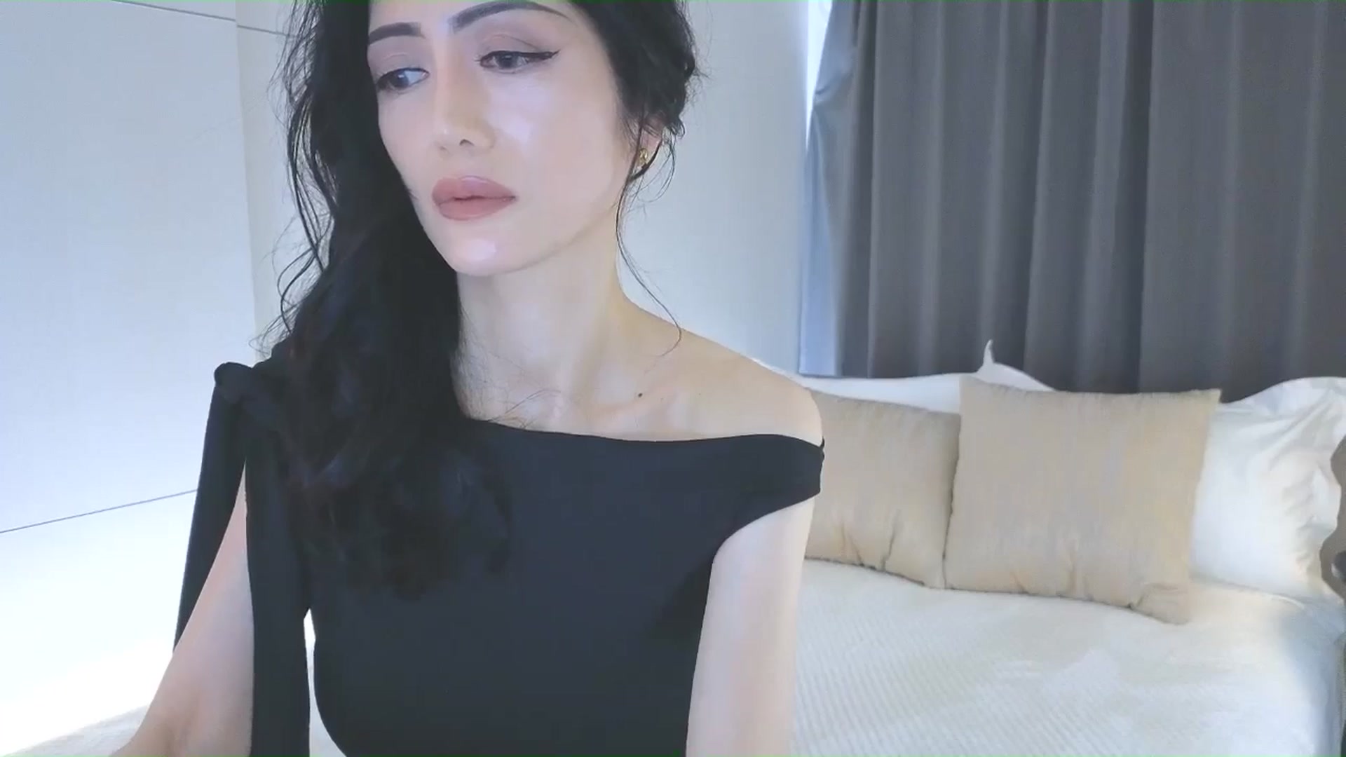 Gallery image thumbnail from Eleah's myfreecams stream on, 12/29/2025, 06:08 image 19 of 20