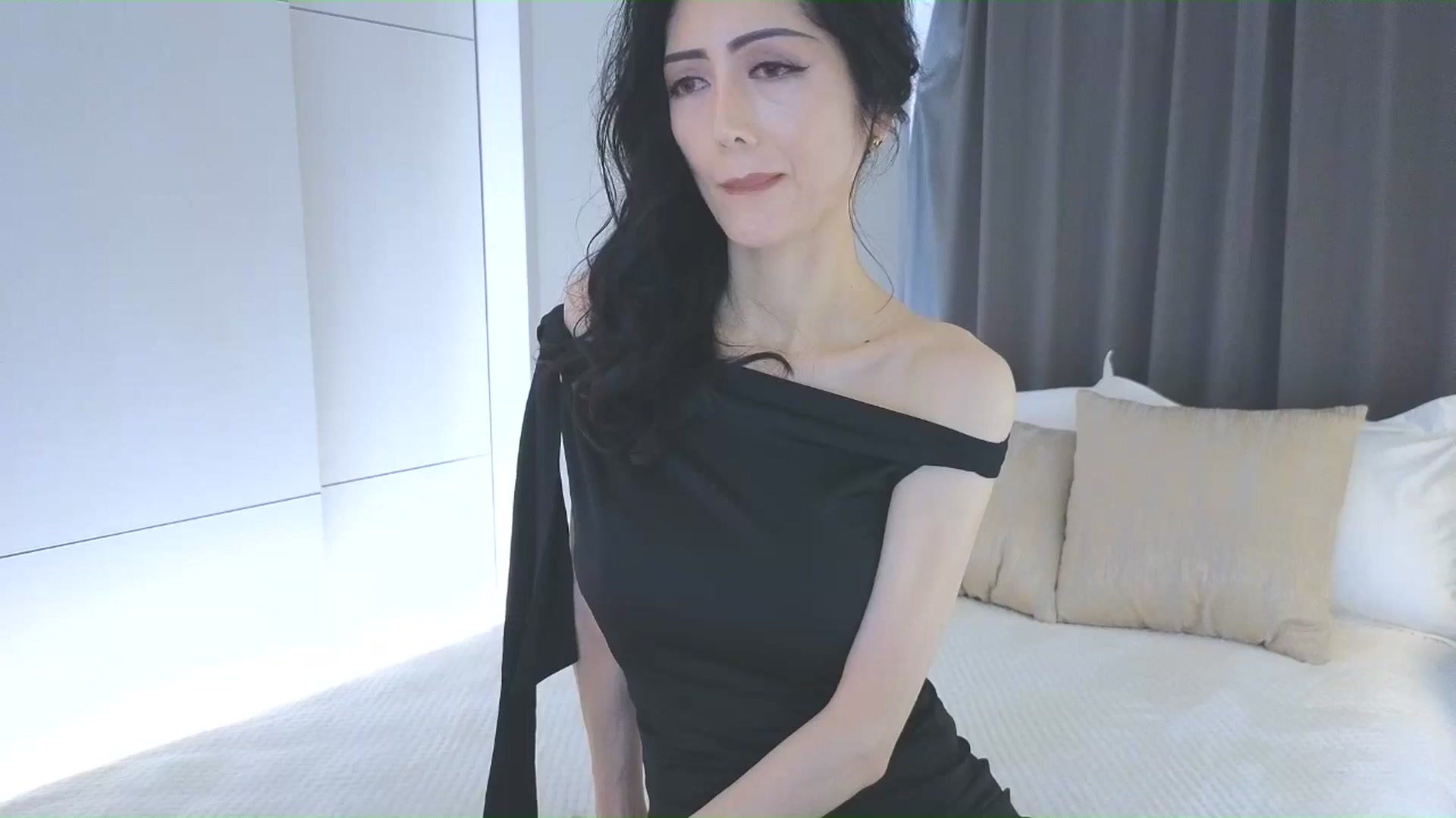 Gallery image thumbnail from Eleah's myfreecams stream on, 12/29/2025, 06:08 image 12 of 20