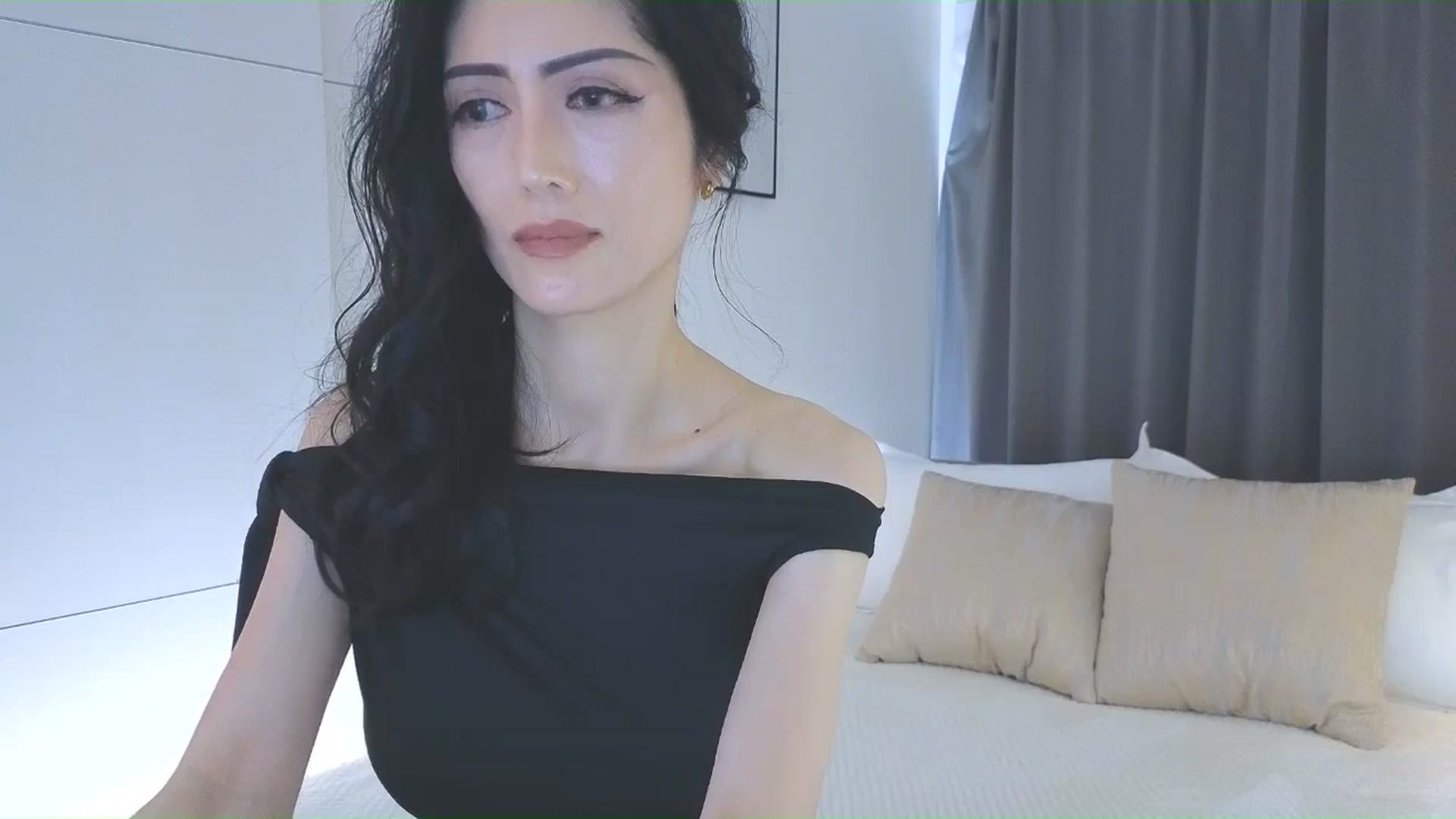 Gallery image thumbnail from Eleah's myfreecams stream on, 12/29/2025, 06:08 image 4 of 20