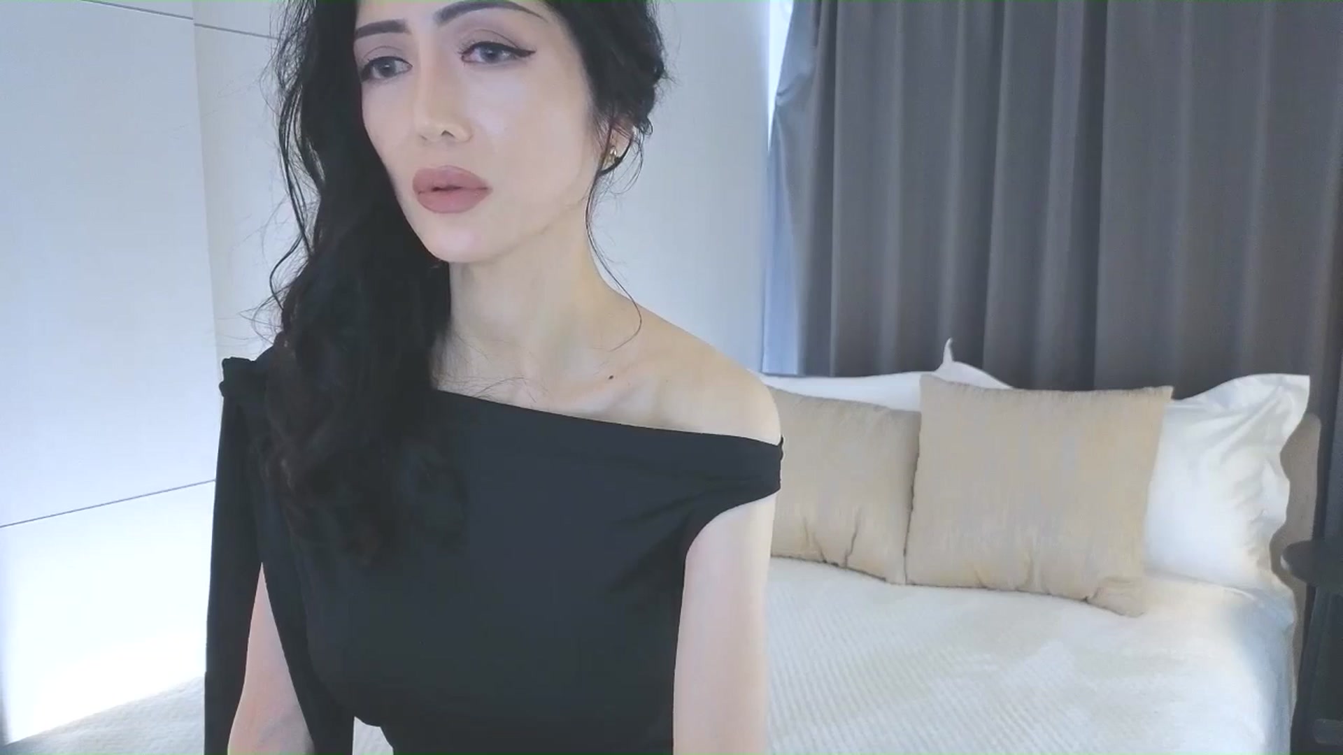 Gallery image thumbnail from Eleah's myfreecams stream on, 12/29/2025, 06:08 image 16 of 20