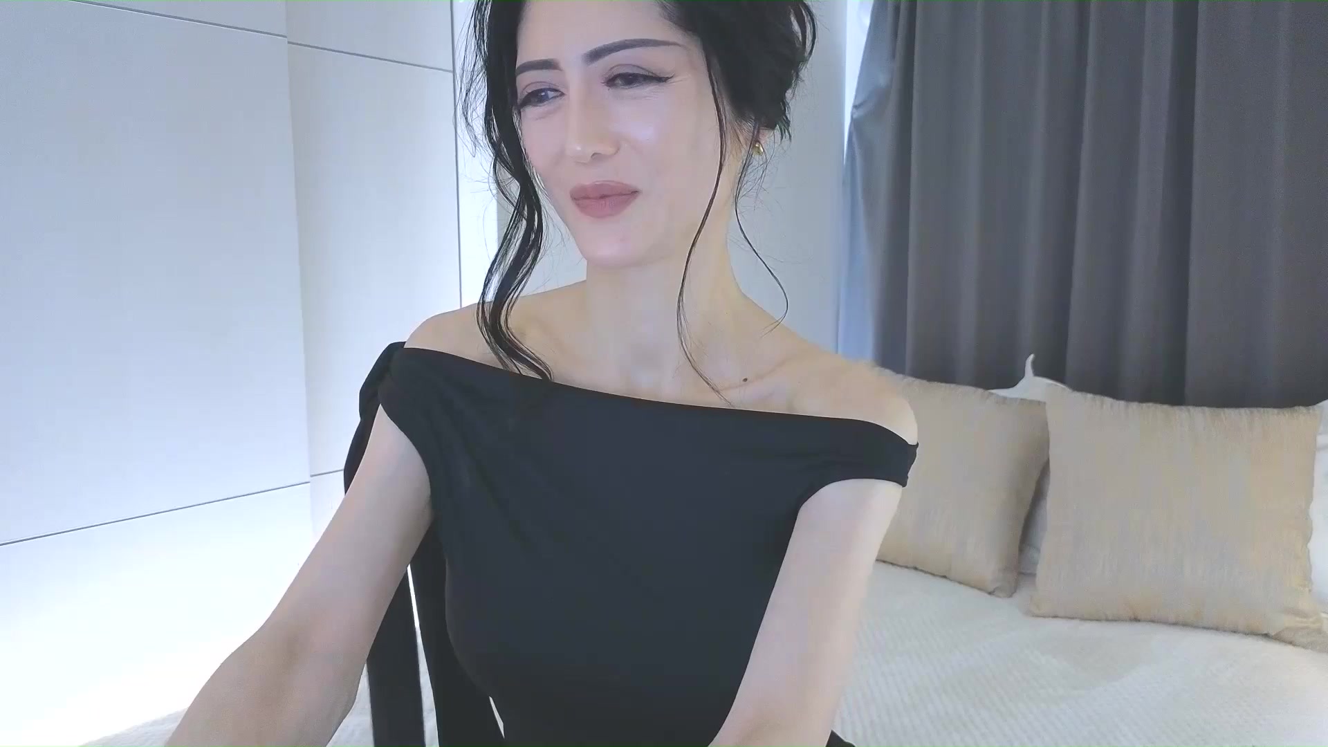 Gallery image thumbnail from Eleah's myfreecams stream on, 12/29/2025, 08:58 image 20 of 20