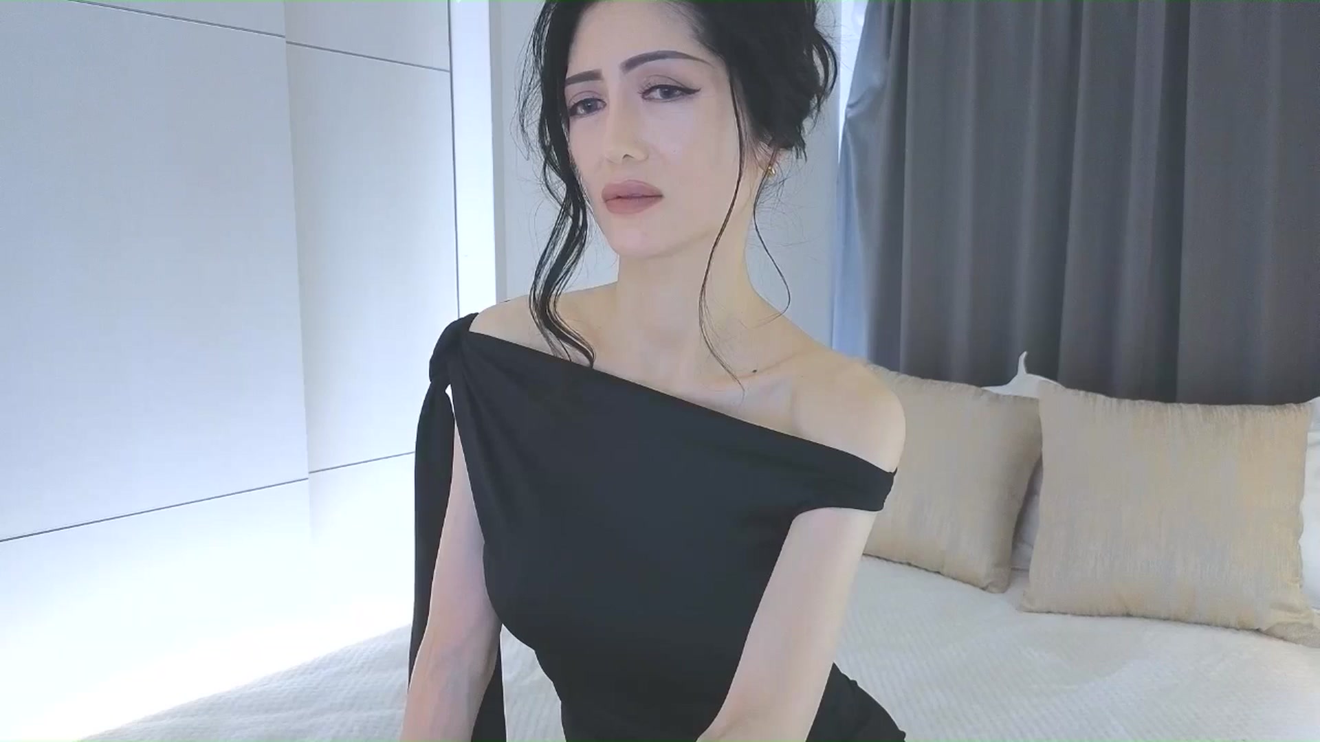Gallery image thumbnail from Eleah's myfreecams stream on, 12/29/2025, 08:58 image 19 of 20