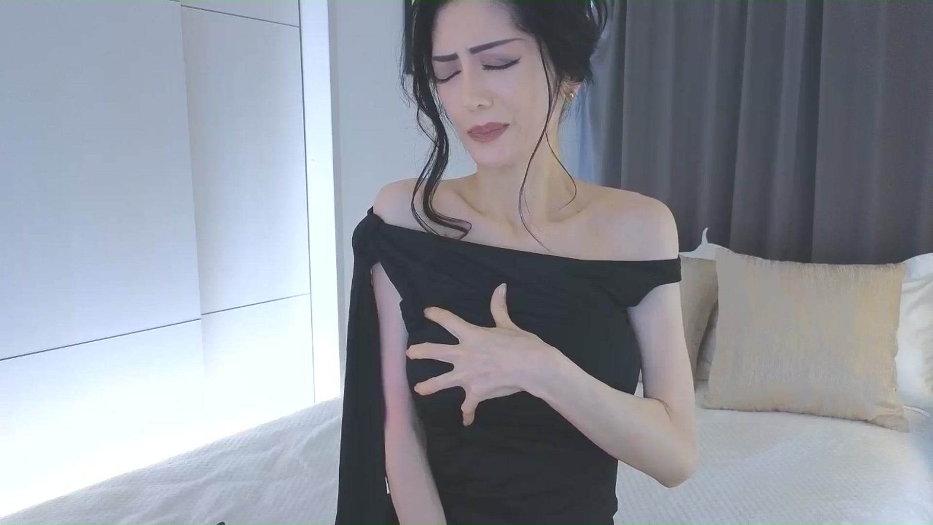 Gallery image thumbnail from Eleah's myfreecams stream on, 12/29/2025, 08:58 image 10 of 20