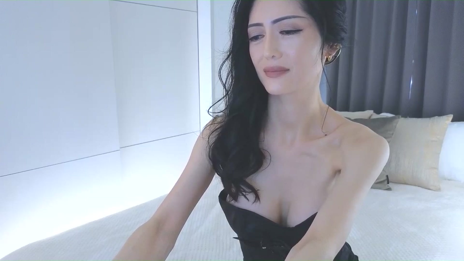 Gallery image thumbnail from Eleah's myfreecams stream on, 01/18/2026, 02:50 image 2 of 20