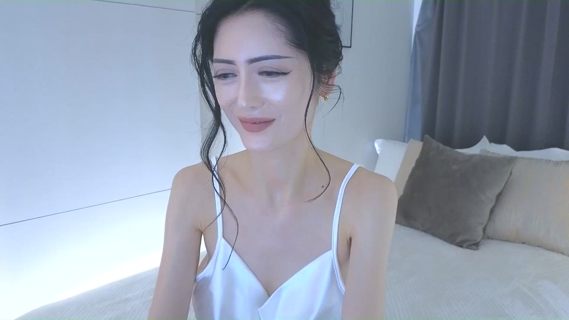 Gallery image thumbnail from Eleah's myfreecams stream on, 02/08/2026, 06:31 image 6 of 20