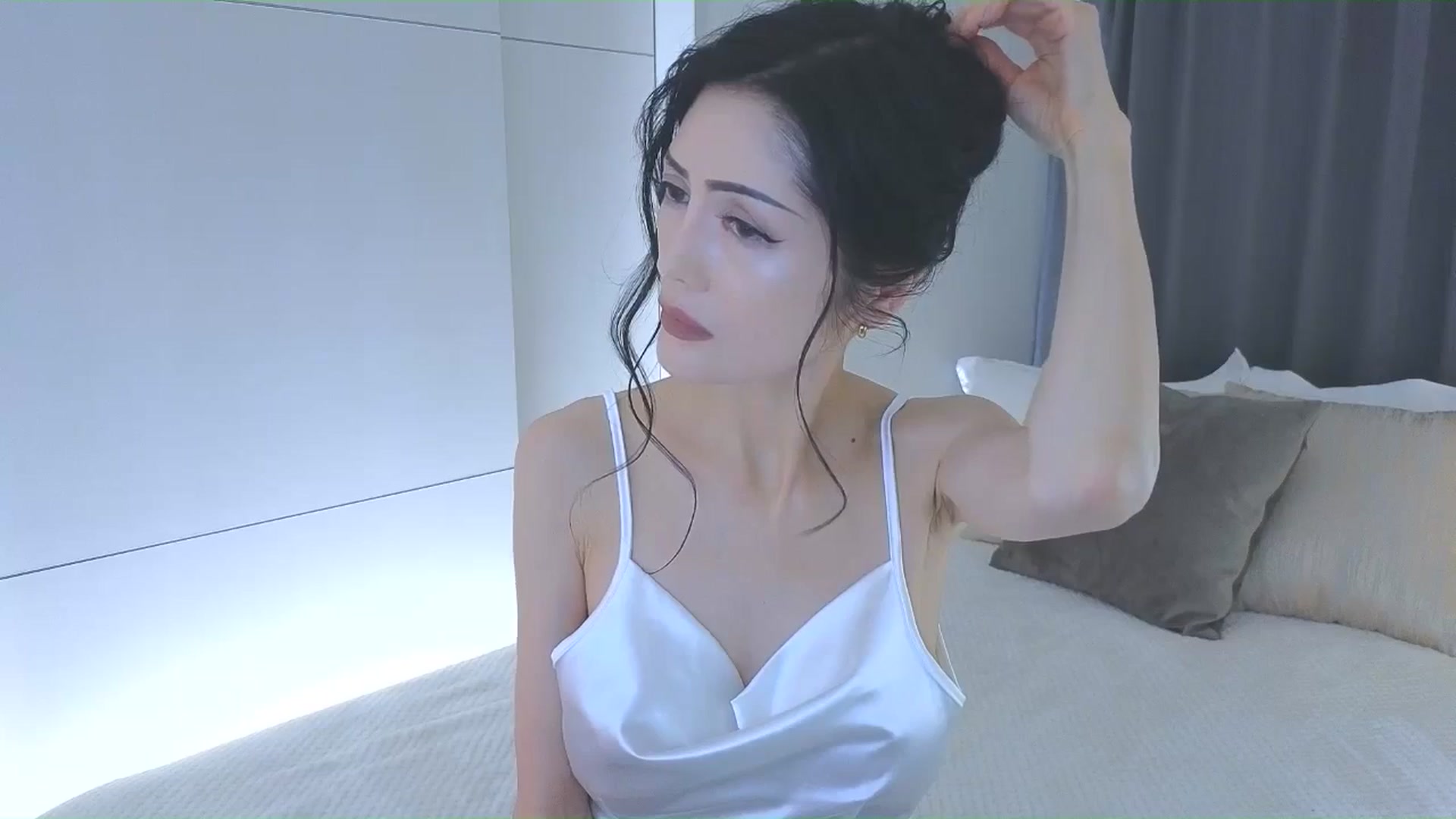 Gallery image thumbnail from Eleah's myfreecams stream on, 02/08/2026, 06:31 image 5 of 20