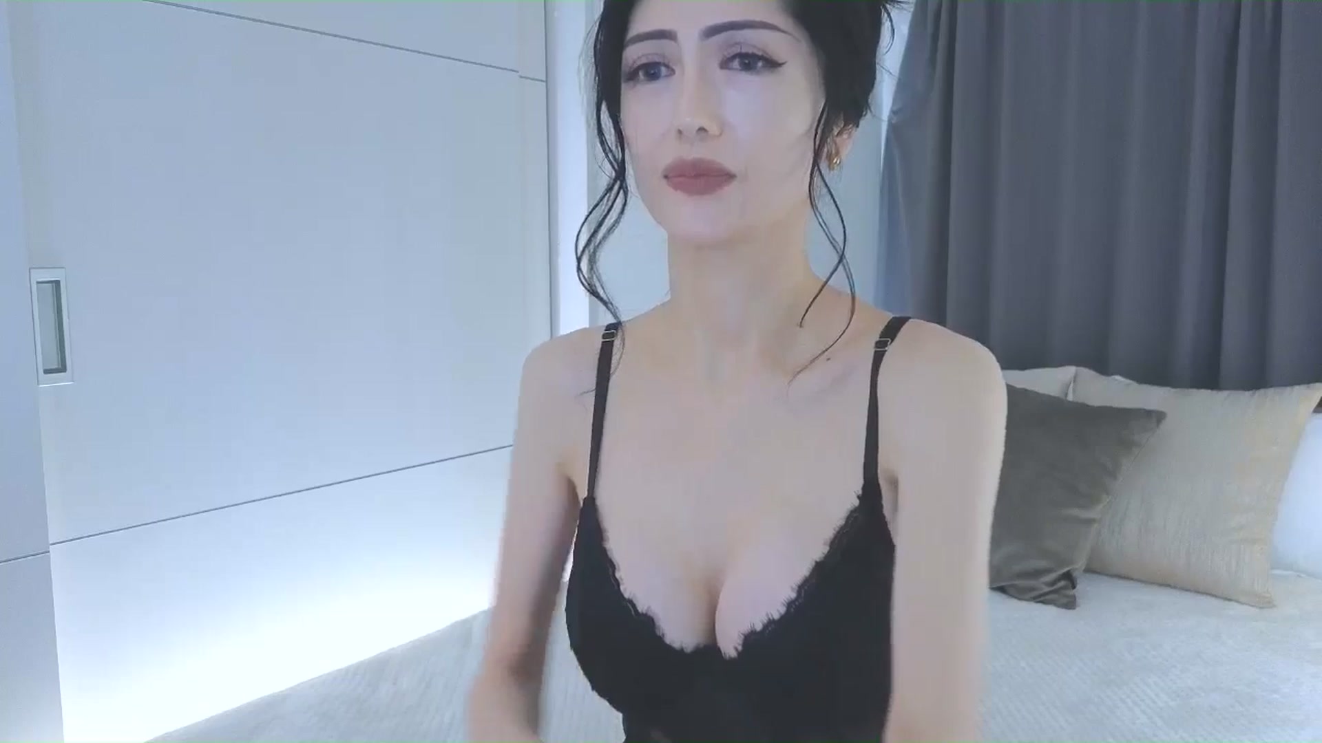 Gallery image thumbnail from Eleah's myfreecams stream on, 02/12/2026, 05:01 image 17 of 20