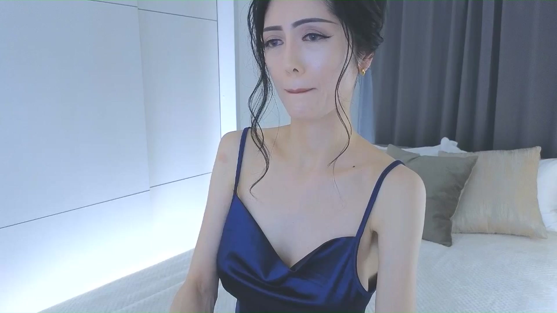 Gallery image thumbnail from Eleah's myfreecams stream on, 02/15/2026, 04:18 image 12 of 20